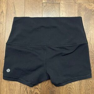 Lululemon Align High Rise 2” shorts
